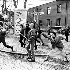 woman-hitting-nazi